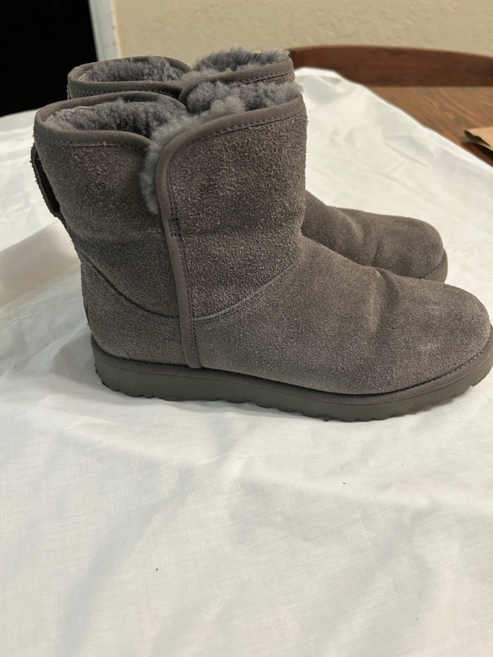 Ugh Cory boots charcoal size 5.5